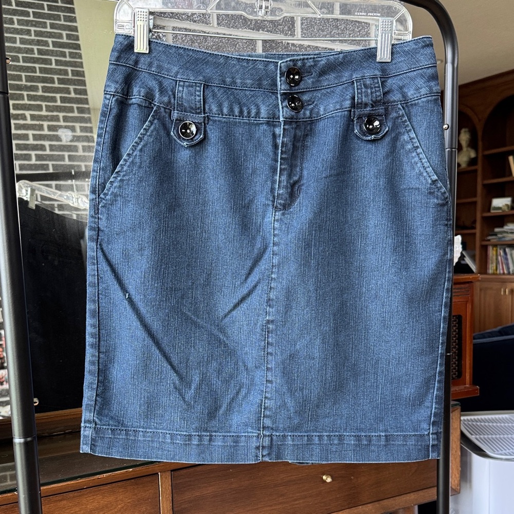 Knee length Denim Pencil Skirt with Button Accent - Blue size 8